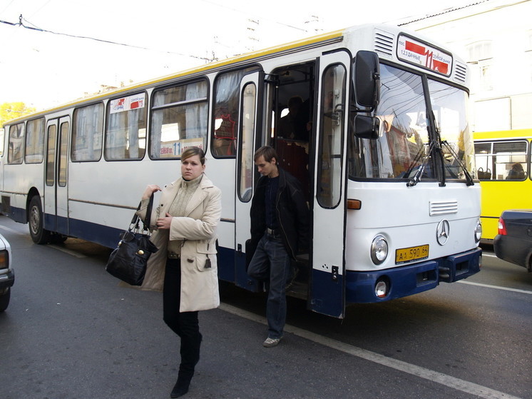 Саратовские автобусы № 11 и 18Д переведут на брутто-контракты