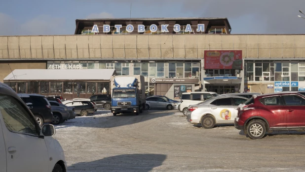 Как поживает барнаульский автовокзал после закрытия платной парковки, 2024.