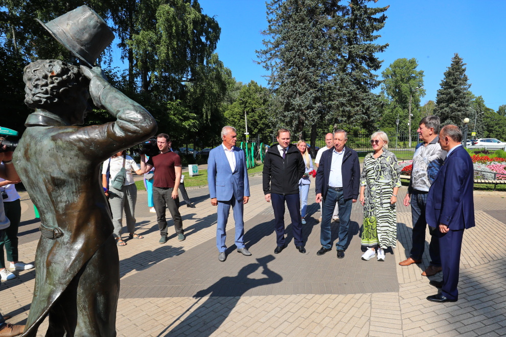 Памятник вицину в зеленогорске фото