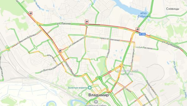 Владимир снова встал в пробки из-за нескольких аварий
