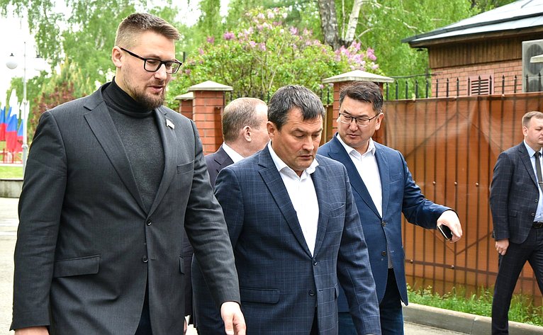 Сенаторы посетили парк в Барнауле в рамках рабочей поездки в Алтайский край