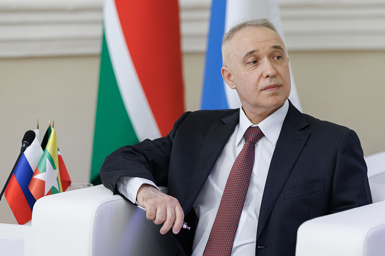 Константин Канарев: «Кто бы что ни говорил, в Мьянме работают карты «Мир»!»