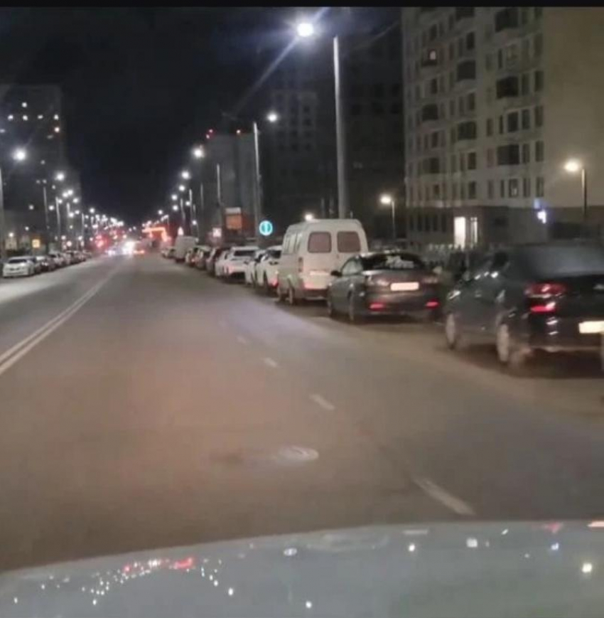 Внимание, водители: на ул. Мурата Ахеджака эвакуируют машины