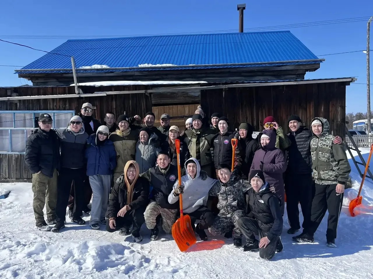 «Молодежный десант»: более 200 семей Якутии уже получили помощь