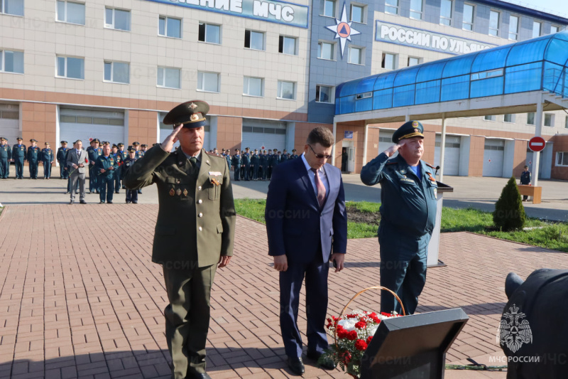 В День памяти сотрудников, погибших при исполнении служебного долга, традиционно почтили ульяновских огнеборцев