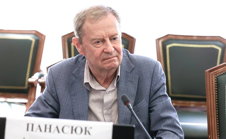 Круглый стол Комитета СФ по экономической политике совместно с Комитетом СФ по аграрно-продовольственной политике и природопользованию «Совершенствование механизмов поддержки развития виноградарства и виноделия в Российской Федерации»