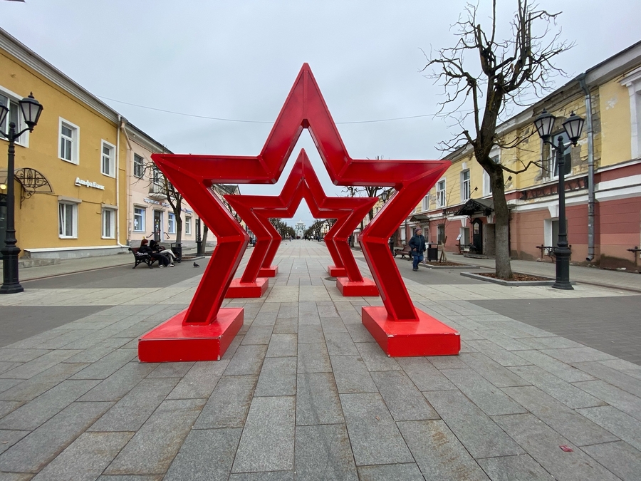 Гатчину украсили ко Дню Победы