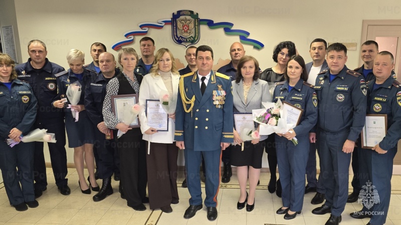 В Главном управлении МЧС России по Югре прошло торжественное мероприятие, посвященное Дню гражданской обороны России