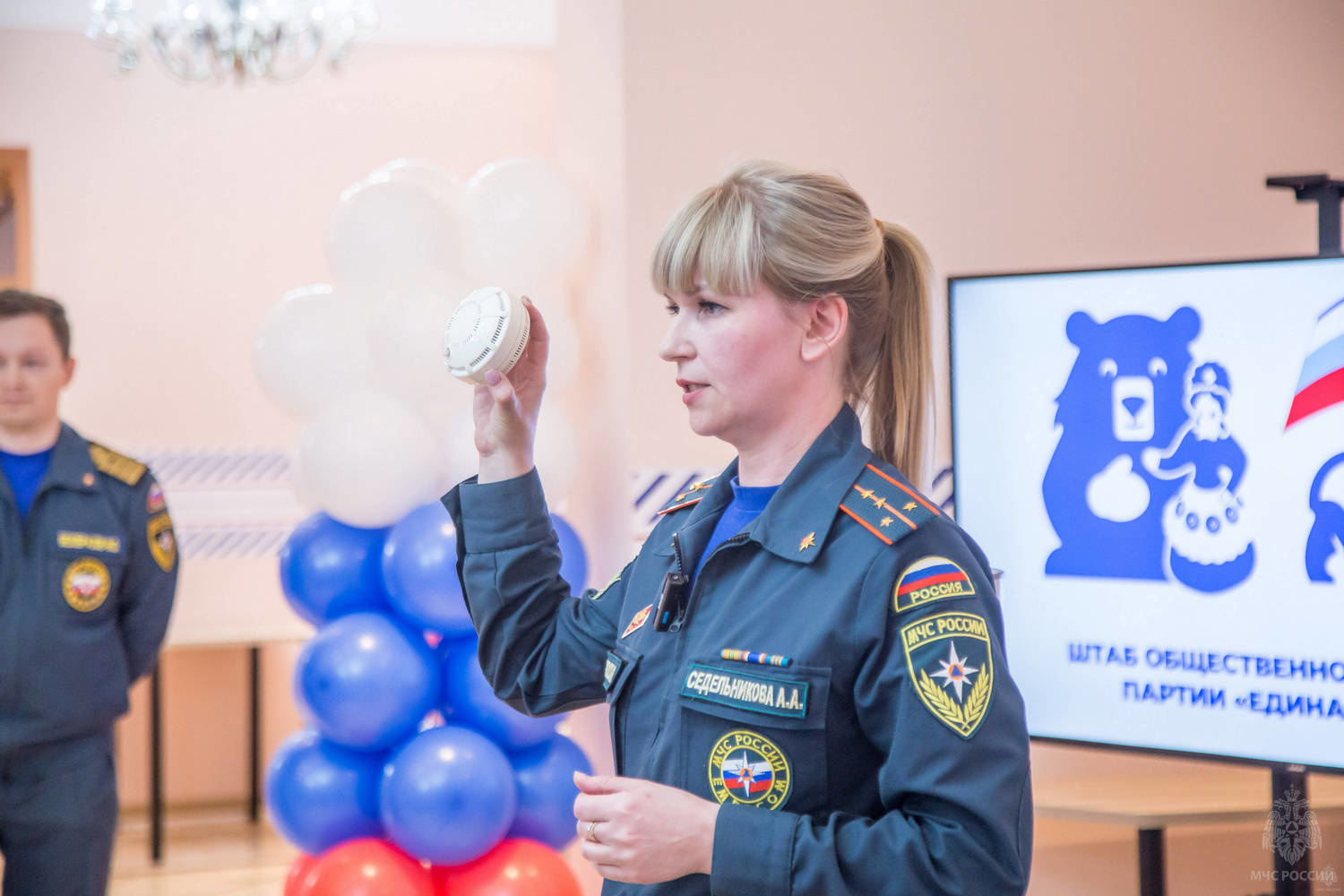 Депутат Госдумы Татьяна Буцкая и кировские сотрудники МЧС России провели Урок безопасности для детей и родителей