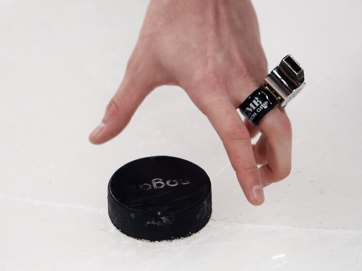 Нападающий СКА Голдобин не обижался на своего тренера Ларионова