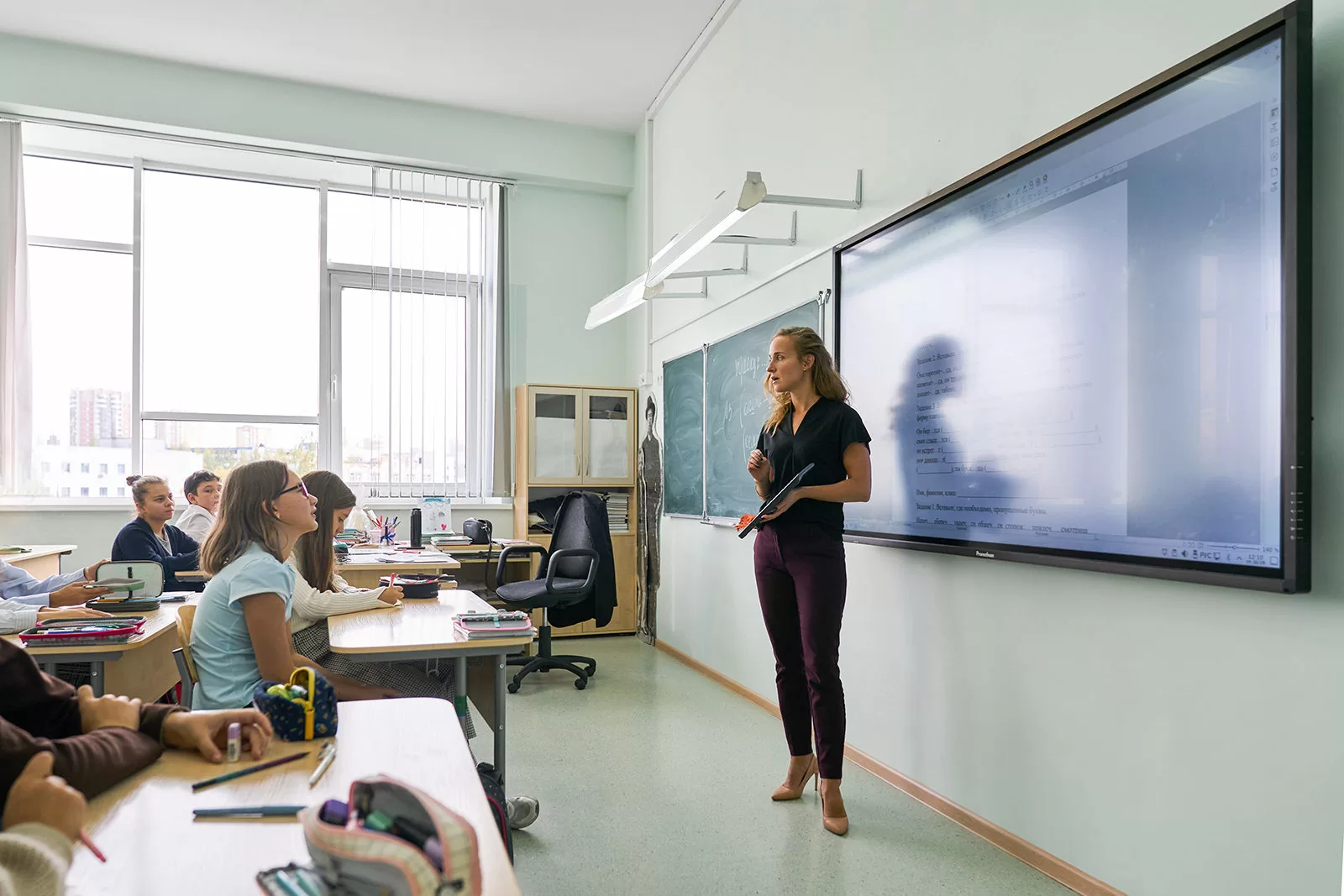 Moscow teacher. Школа Минпросвещения России 2022. Учителя школы 17 России. Интервью у педагога Астрахань. Школа 1579 учителя 2022.