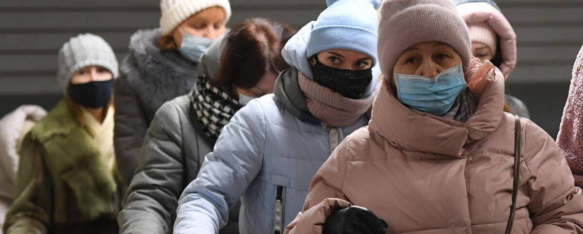 Маска японца. Масочный режим в метро москвы. Гонконгский грипп новости. Гонконгский грипп симптомы. Пандемия азиатского гриппа.