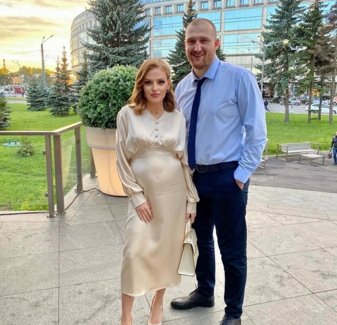 Старший брат ивлева. Ивлев семья. Ивлеева семья. Новая семья Ивлева фото