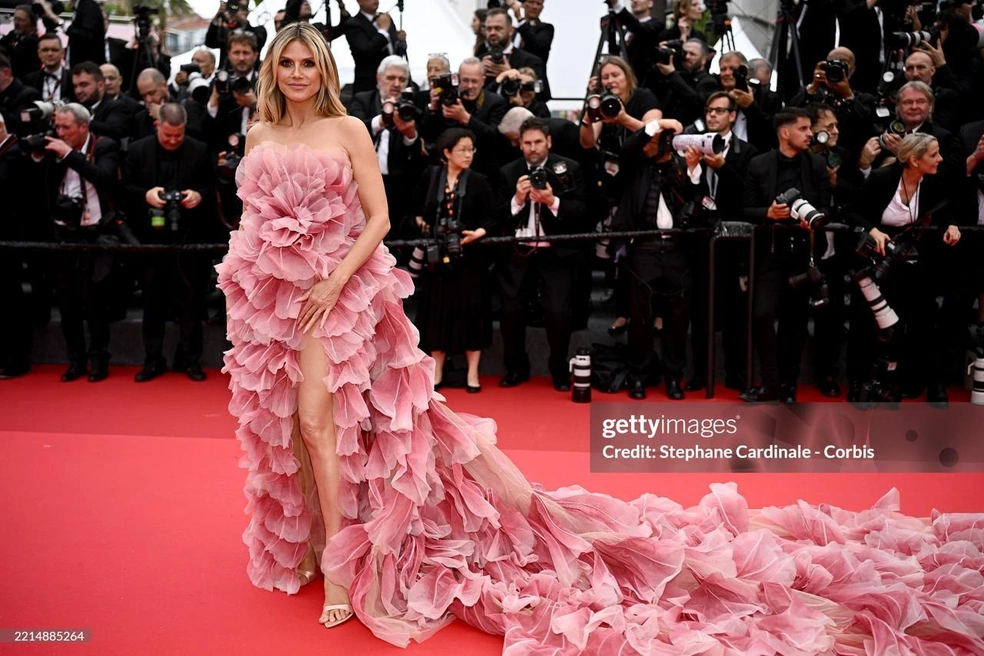 Хайди Клум в этом году провалила свой модный лук | Источник: Stephane Cardinale — Corbis / Getty Images