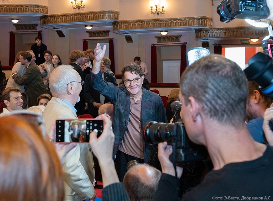 Сергей Маковецкий на открытии 105 сезона в Театре Вахтангова