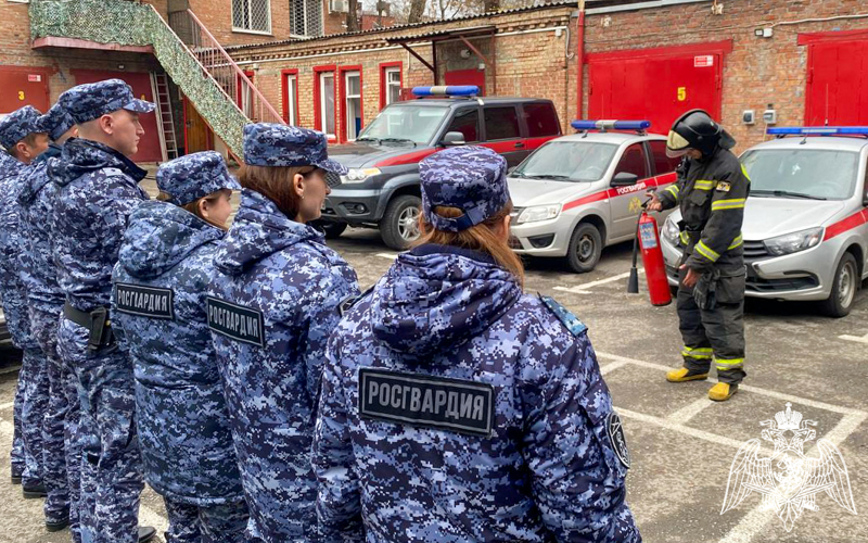 В Ростове-на-Дону Росгвардия и МЧС провели совместную тренировку