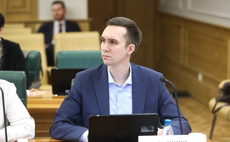 Парламентские слушания, посвященные вопросам реализации Федерального закона «О рыболовстве и сохранении водных биологических ресурсов» в части перезаключения договоров пользования рыболовными участками