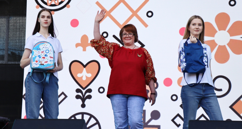 В Сыктывкаре модельеры представили современную одежду с народными мотивами