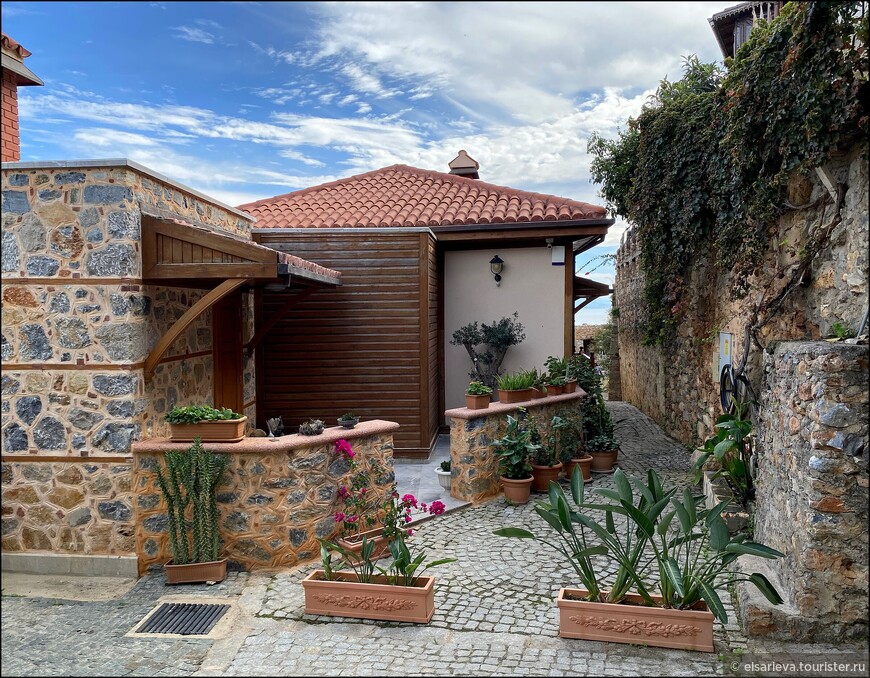 Аланья в ноябре. Пещера Дамлаташ. Красная башня. Судоверфь Терсане.