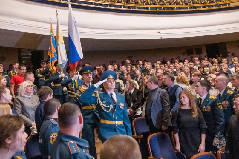 Кировские спасатели отмечают свой прoфессиональный праздник
