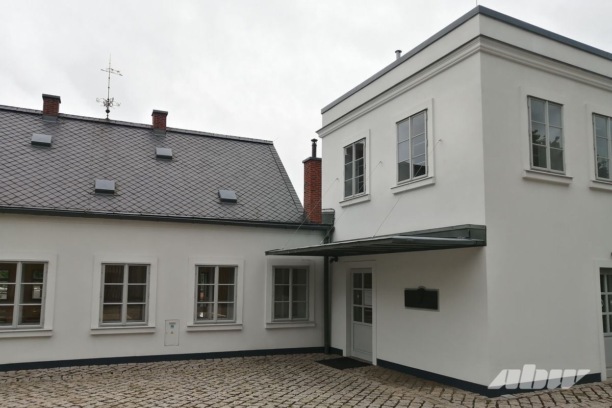 От экспериментов с электричеством до Volkswagen Beetle: 150 лет со дня рождения Фердинанда Порше