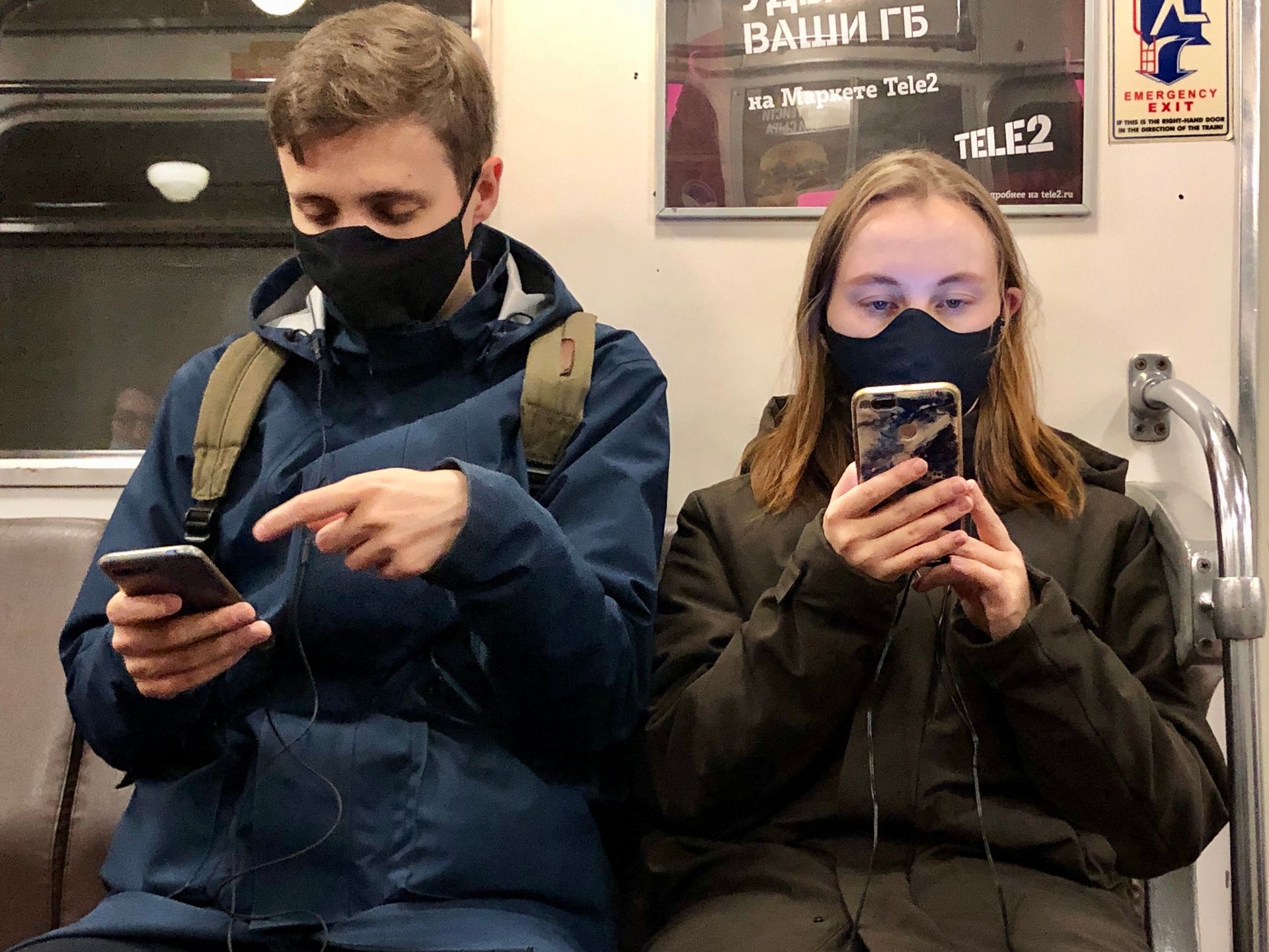 масочный режим в тюменской. масочный режим в москве. масочный режим в питере. введен ли в петербурге масочный режим. маски в питерском метро.