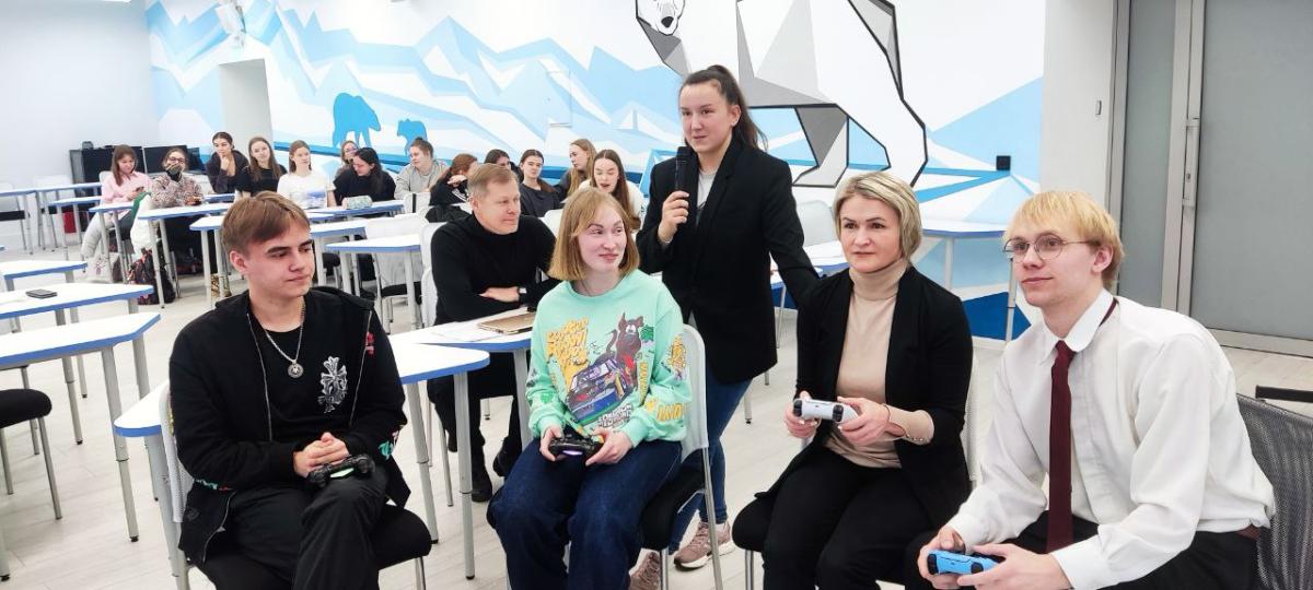 В САФУ завершилась онлайн-школа «Фиджитал лаборатория»