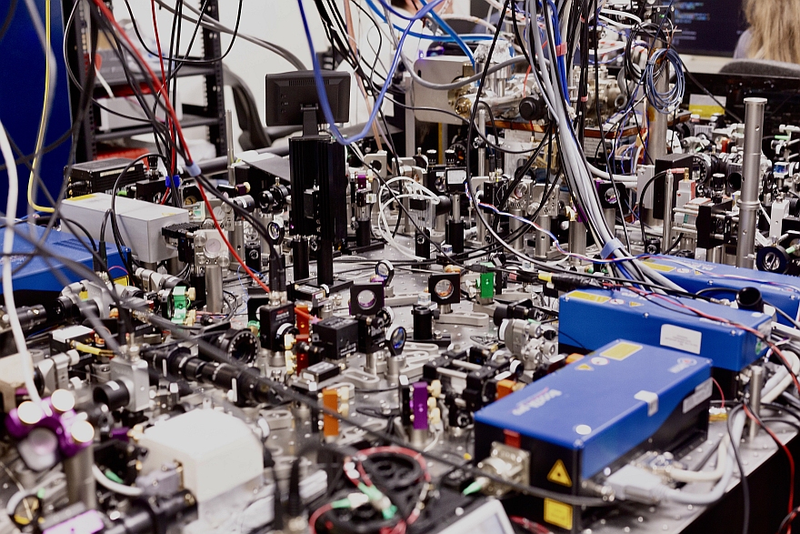 Страна получила 72-кубитный квантовый компьютер на атомной платформе