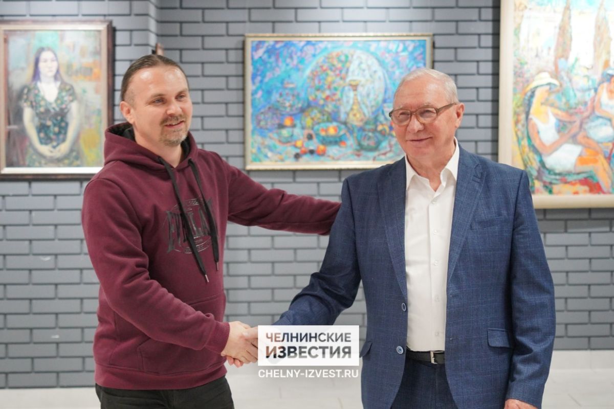 Художники набережных челнов. Союз художников набережные челны. Известные художники набережных челнов. Челнинский художник мышов. Зулейха валеева художник набережные челны.