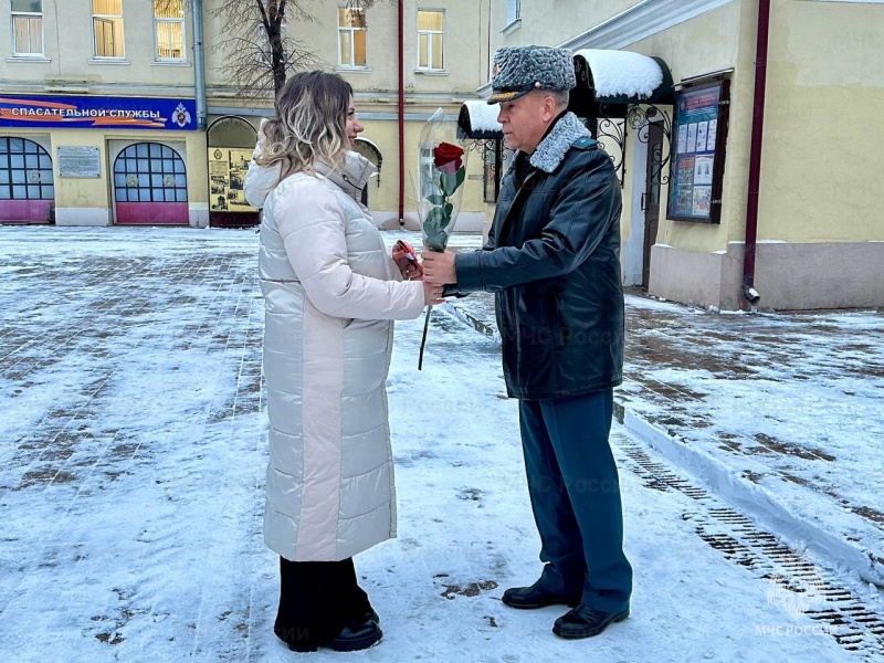 В Главном управлении МЧС России по г. Москве состоялось вручение первых и очередных специальных званий