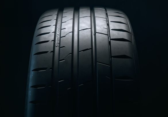 Штатные диски Mercedes-AMG C43 обуют в Continental