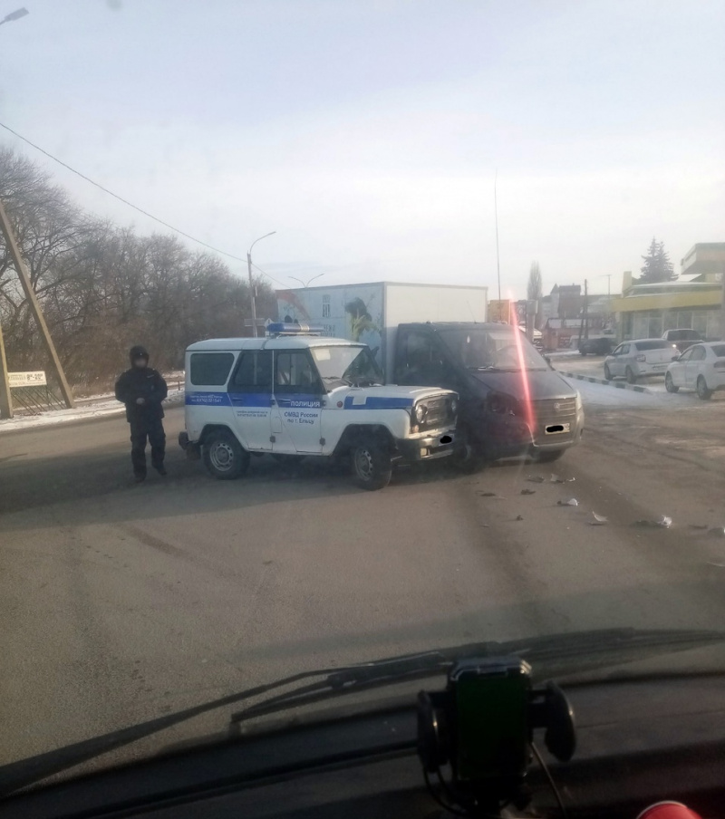 Автомобиль полиции попал в ДТП в Ельце Происшествия Селдон Новости