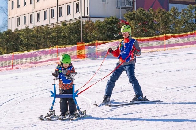 Бесплатная программа терапевтического спорта «Лыжи мечты».