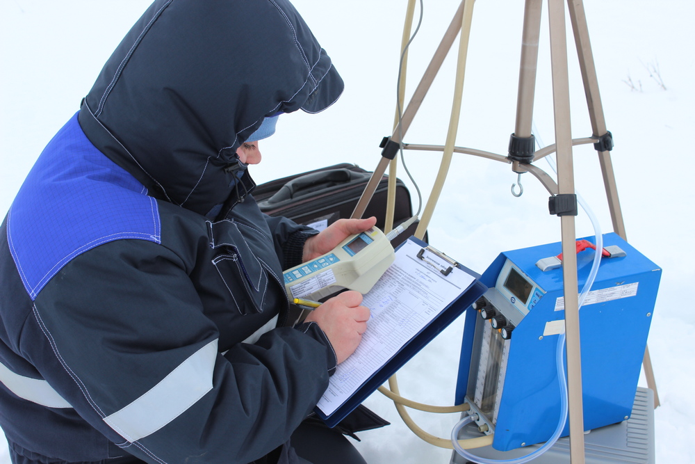 Забор проб воздуха. Отбор проб для мониторинга. Отбор проб для мониторинга. Оборудование endress hauser. Исследование воздуха.