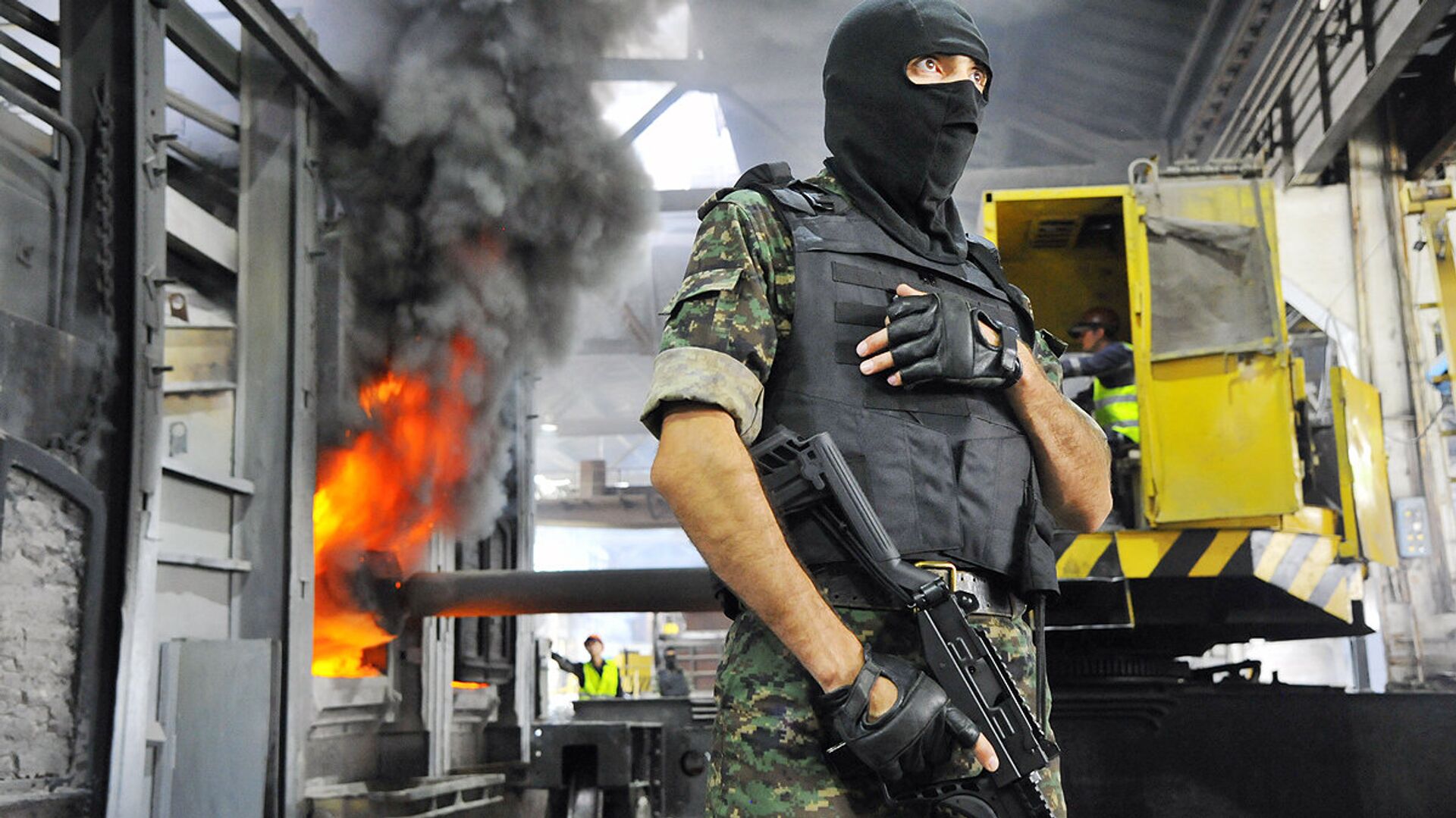 Сотрудник СНБ Узбекистана - Sputnik Узбекистан, 1920, 05.12.2025