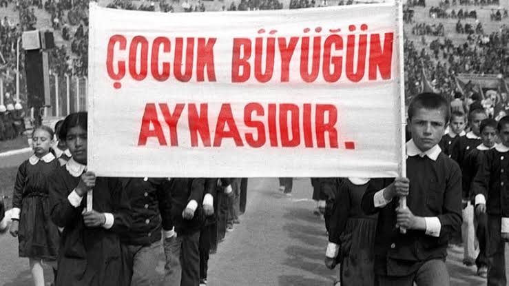 В Турции празднуют день национальной независимости и детей