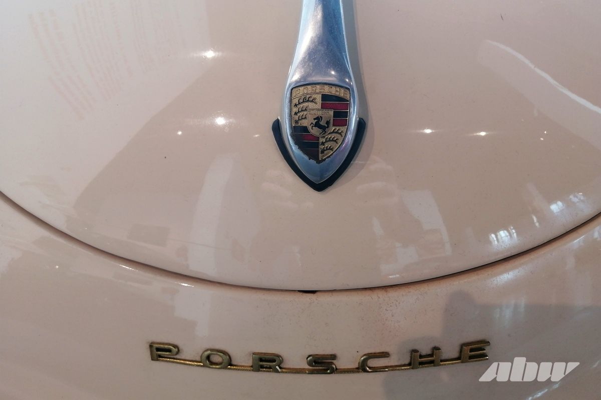 Стиль, мода и ретроавтомобили музея в испанской Малаге: часть вторая