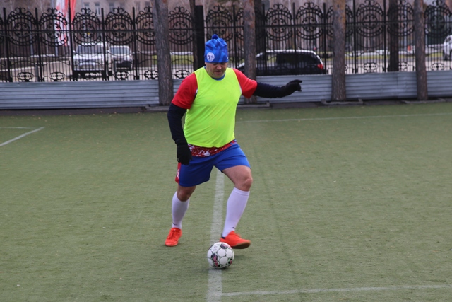 Руководство регионального УФСИН во главе с начальником Управления Сергеем Балдиным присоединилось к Всероссийской акции «Россия – семья семей. #МЫВМЕСТЕ», организовав товарищеский футбольный матч