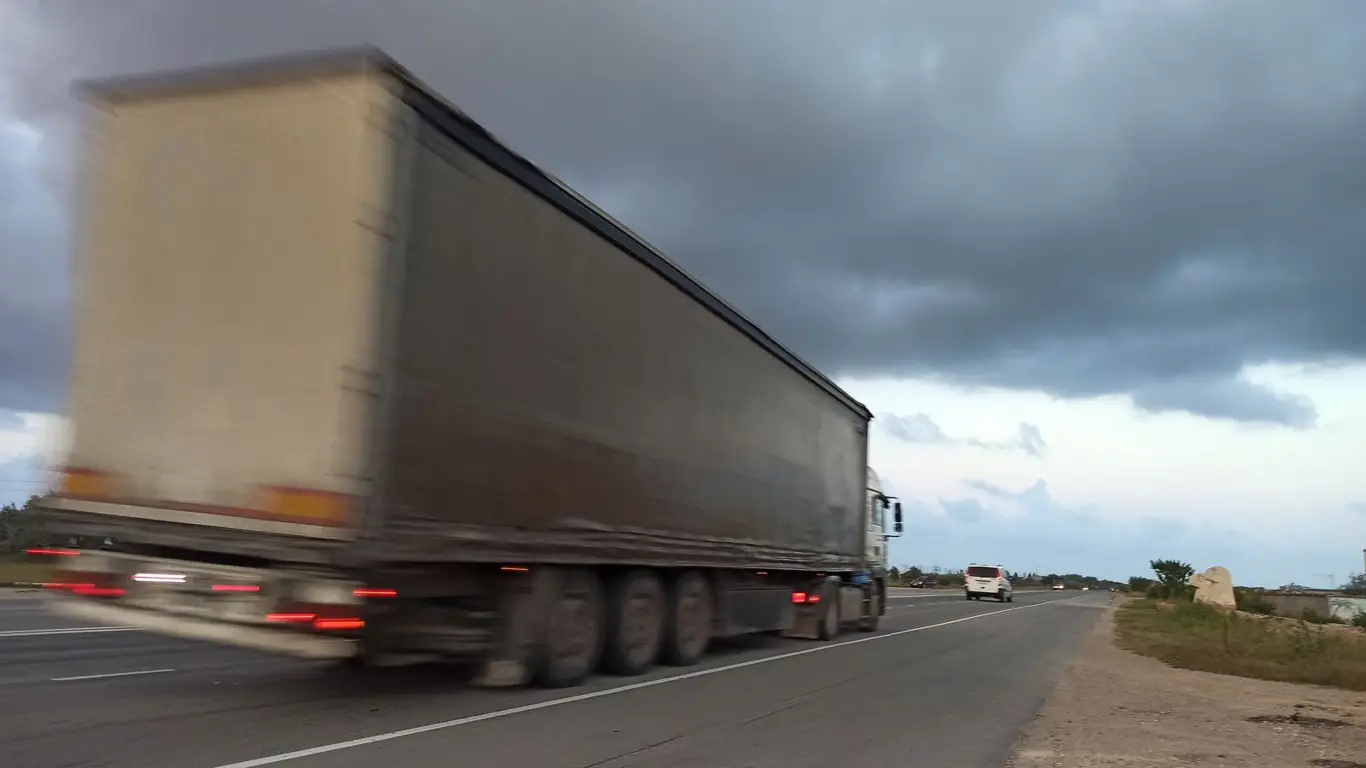 Время тяжёлое для тяжёлых: рынок крупнотоннажных грузовиков пережил резкое сокращение продаж