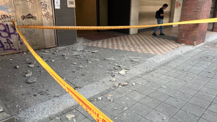 Серия землетрясений рушит Тайвань: Что известно на данный момент