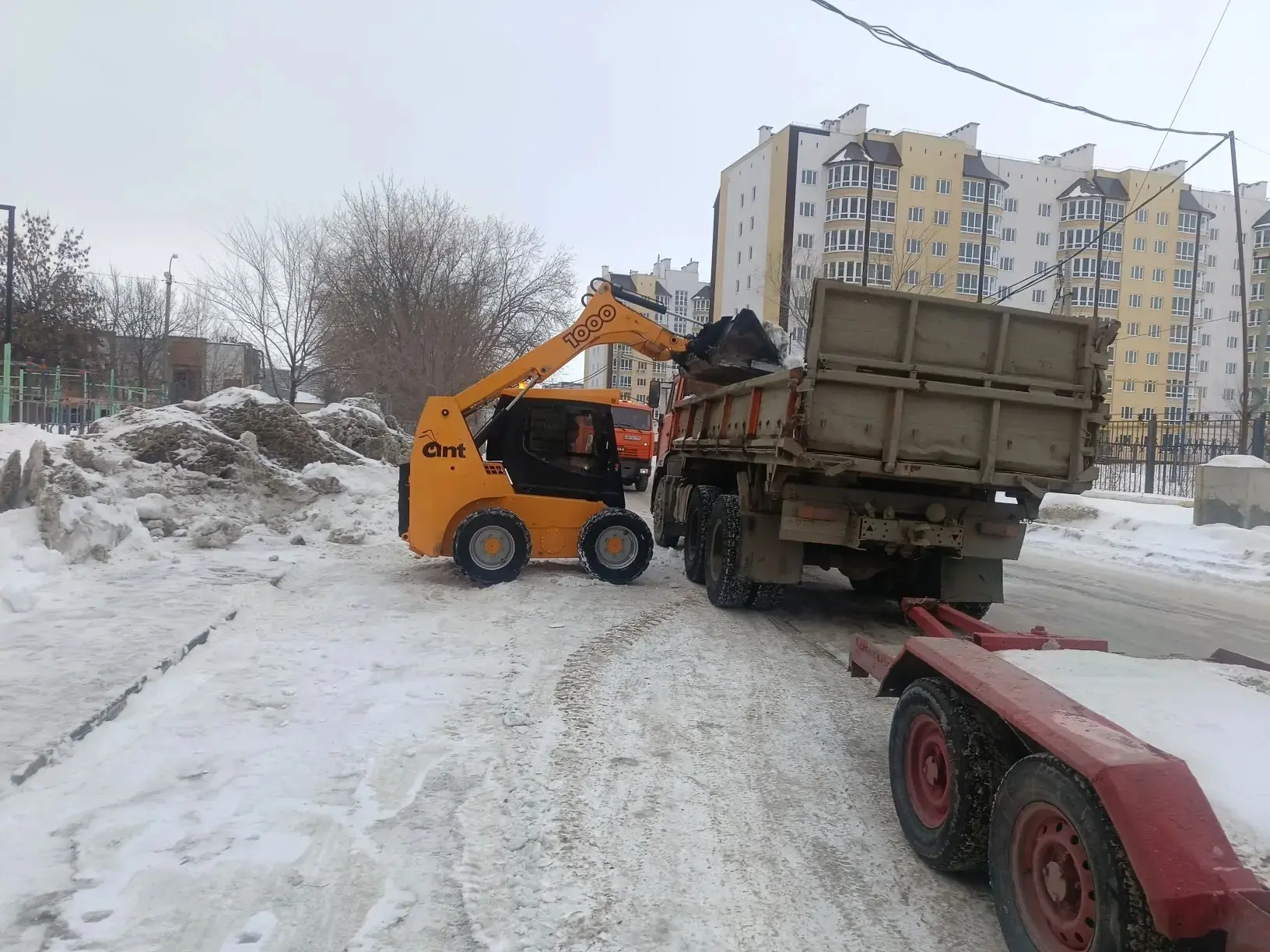Благоустройство Балаково: уборка улиц, ремонт освещения и проверка светофоров