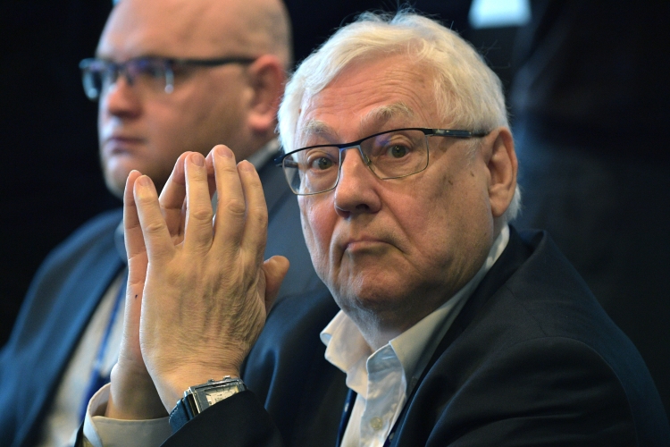 Булат Нигматулин: «Наш президент и Верховный Главнокомандующий на заседании Совбеза 5 ноября абсолютно правильно дал поручение МИД, минобороны, спецслужбам подготовить согласованные предложения о целесообразности начала работ по подготовке к ядерным испытаниям»