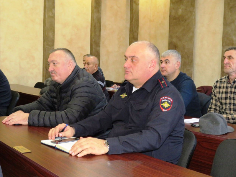 Начальник умвд г владикавказ. Сотрудники уголовного розыска рсо алания. Гутиев аслан юрьевич. Начальник умвд г владикавказ. Начальник умвд г владикавказ.