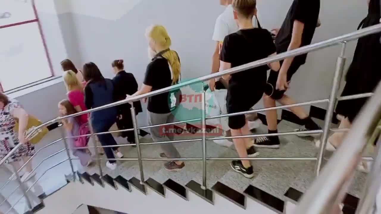 Эвакуация ТРЦ. ЧП В Казани в тандеме. Казань люди. Тандем происшествия Казань происшествия