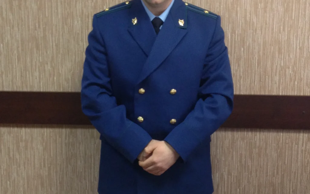 Главу брянской управляющей компании наказали за задержку зарплаты