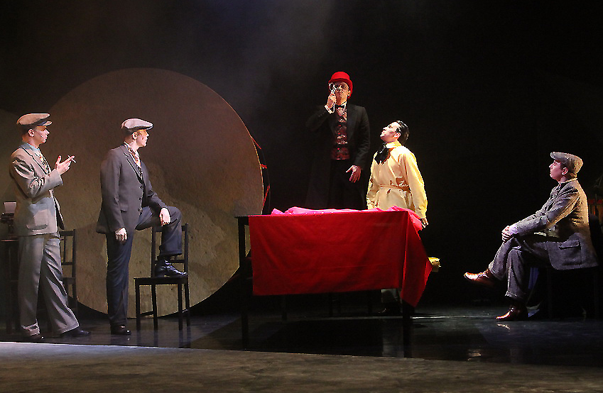 Театр пьеса. Спектакли и их названия. Пьеса режиссер помреж. Театр постановка. Спектакль сон в летнюю ночь мастерская петра.