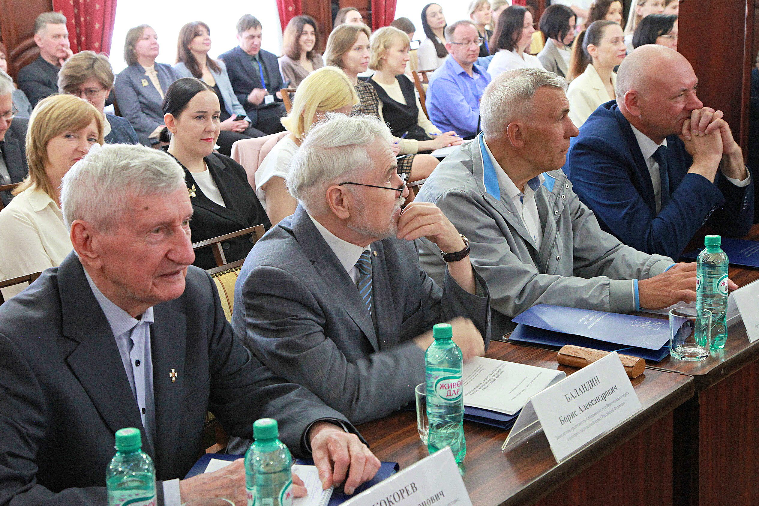 В судебном округе обсуждены правовые подходы к рассмотрению дел о несостоятельности (банкротстве)