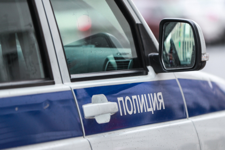В Петербурге доктор наук передал курьеру мошенников более 15 млн рублей