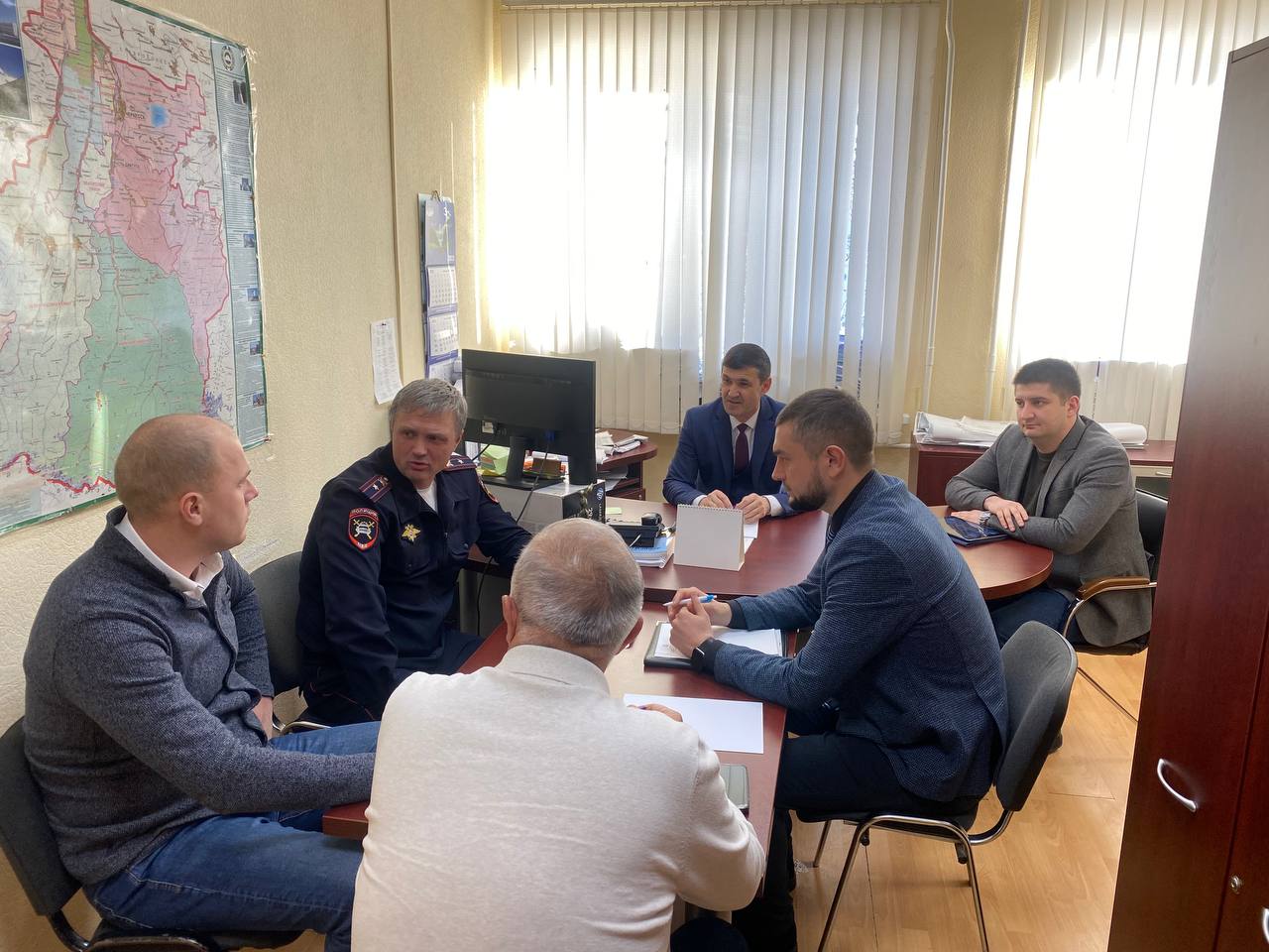 Гордиенко евгений александрович. Министр жкх кчр. Минстрой кчр официальный сайт. Гордиенко министр строительства кчр. Гордиенко кчр.