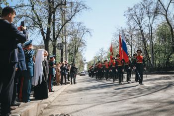 В преддверии Дня Победы в Екатеринбурге состоялась торжественная церемония возложения цветов к памятнику легендарному Георгию Жукову